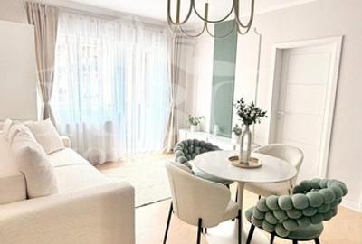 Apartament cu 3 camere semidecomandat, mobilat în Florești