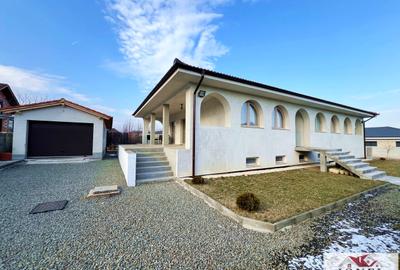 Casă cu 6 camere în Est