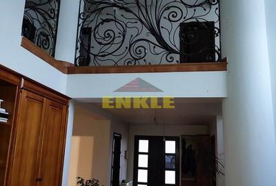 Vila 5 camere , zona Petru Rares -demisol+parter+etaj , pret negociabil ! - 11