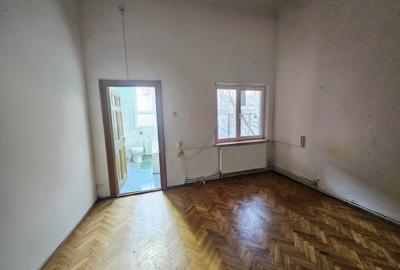 Casă cu arhitectură interbelică, 5 camere, teren 409 mp – Central - 28