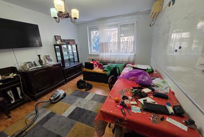 Liviu Rebreanu intersectie 1 Decembrie 1918, langa Auchan Titan, Poarta 4 - 5