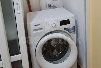Apartament generos, decomandat, 1 cameră – Micro 20, etaj 1 - 5