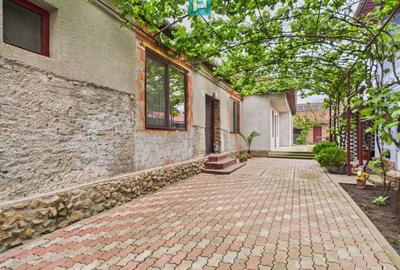 Casă Individuală cu spațiu comercial - Variaș - 20