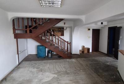 Centru Civic 3 camere, 2 bai, bucatarie pentru muncitori - 9