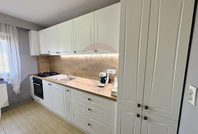 Vanzare apartament 3 camere decomandat cu loc parcare Micalaca zona300 - 2