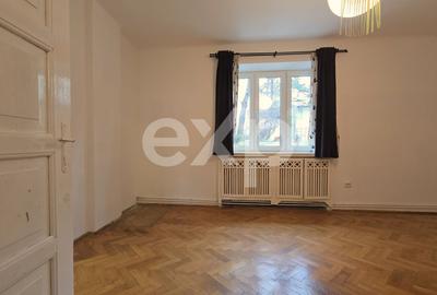 Apartament 3 camere de închiriat – Centrul Istoric, Str. Mihai Eminescu - 12