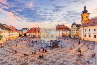 Apartament mobilat 2 camere cu pivnita in Piata Mare - 1