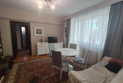 Apartament cu 3 camere semidecomandat, mobilat în Ultracentral