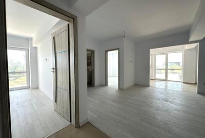 Apartament cu 3 camere semidecomandat în Popas Păcurari