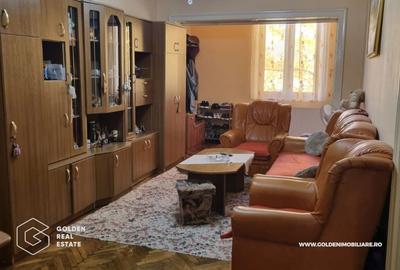 Apartament cu 3 camere decomandat în Central