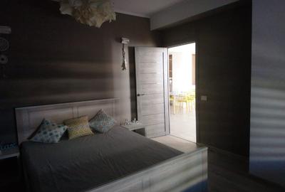 Mamaia ,de vanzare apartament 2 camere zona cluburi - 1
