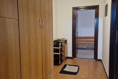 Apartament 2 camere decomandate, centrala gaze, termen lung -400euro