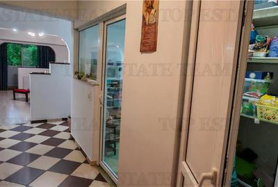 Apartament de 4 camere, cu centrala proprie, foarte spatios, in Militari, la 2 m - 16
