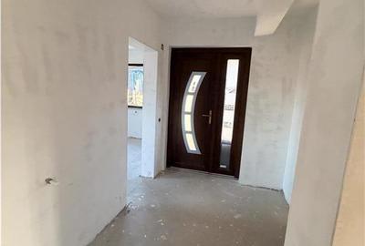 Vilă în Pătrăuți + 8400mp teren - 7