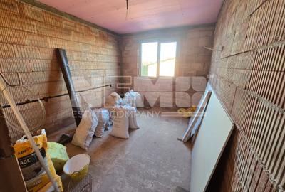 Casă la roșu la 165000 euro I Pe teren de 32 de ari I Măneuți - 6