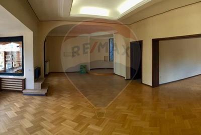 Apartament Exclusivist 221 mp | Central | Etaj Integral  | 5 Camere - 1