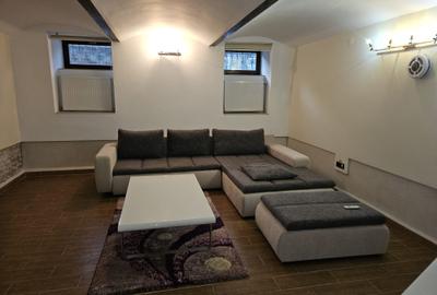 Apartament cu trei camere cu centrala,  spatios - 1