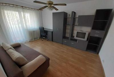 Garosniera de inchiriat zona UMF - 1