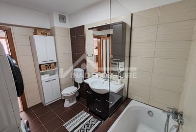 Apartament cu 2 camere+nisa de dormit, balcon, parcare, Str.Florilor - 15