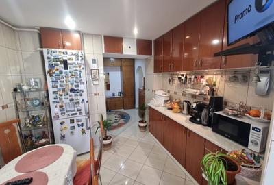 Zona Nord- 2 camere decomandate, etaj 3, mobilat - 4