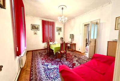 Vila de închiriat -  Piața Unirii - 6