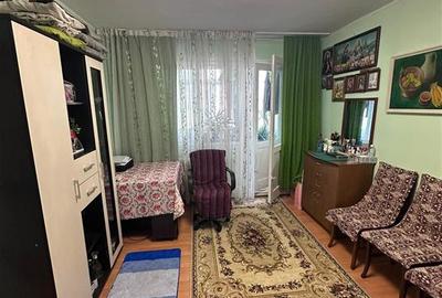 Apartament cu 2 camere semidecomandat în Podu Roș