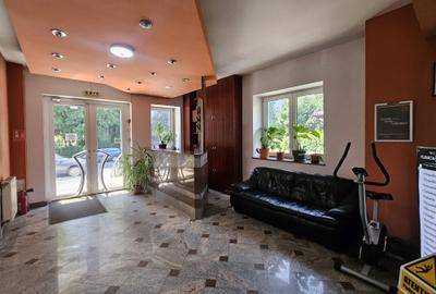 Birou, 242 mp în Domenii