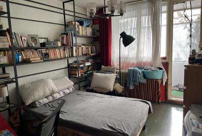 Apartament cu 3 camere semidecomandat în Drumul Taberei