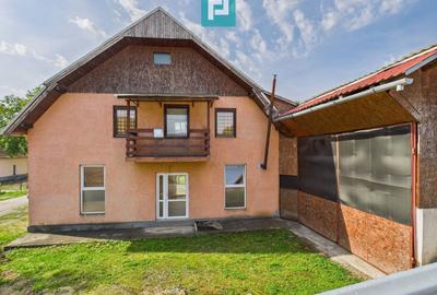 Casă și centru comercial, în localitatea Lazuri - 1