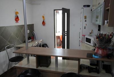 Zona Martir Closca - 2 camere decomandate - 6
