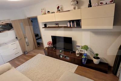 Apartament cu 3 camere decomandat, mobilat în Galata