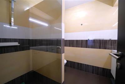 Lifestyle contemporan intr un apartament spatios cu 3 camere - 10