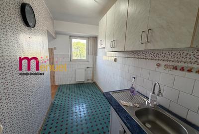 Apartament 2 camere,Central,etaj 2 - 4