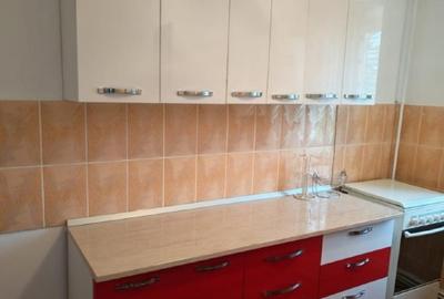 Apartament 3 camere etaj 2/3 - 1