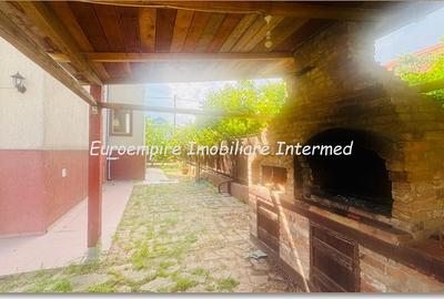 De inchiriat vila cu 5 camere in loc. Ovidiu jud. Constanta - 11