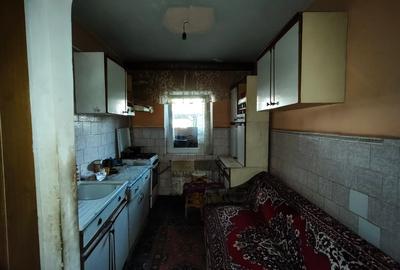 PACURARI-SCOALA I.Creanga , parter, 2d ,43 mp ,necesita renovare ,81500 euro - 7