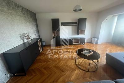 Apartament cu 2 camere decomandat în Telegrafului