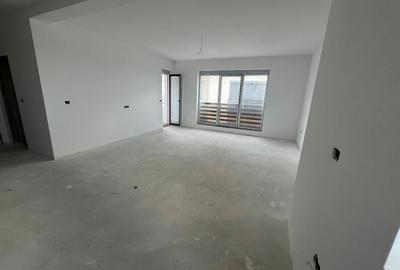 Apartament cu 2 camere plus pod de 200 m de vanzare in Dumbravita