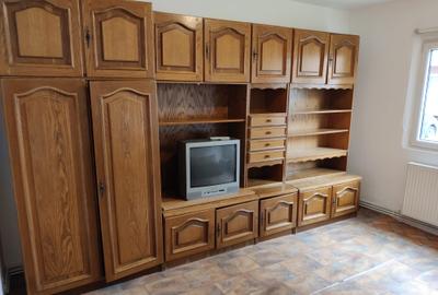 Garsoniera decomandata la parter - 1