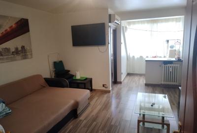 Dristor, garsoniera, 1 minut metrou, 300 euro, PET FRIENDLY, mobilata, utilata - 2