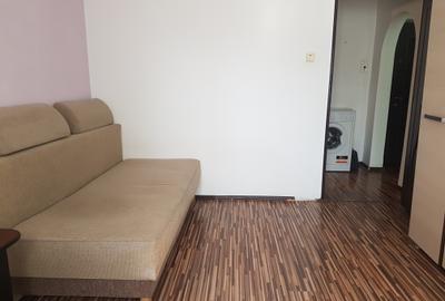 Garsoniera renovata, etajul doi din patru, mobilata utilata, Mioritei - Bancii - 2