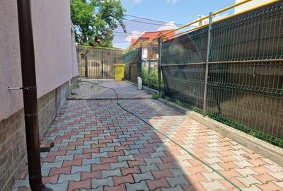 CHIRIE - Casă  4 camere , curte ,  zona LPS - 22