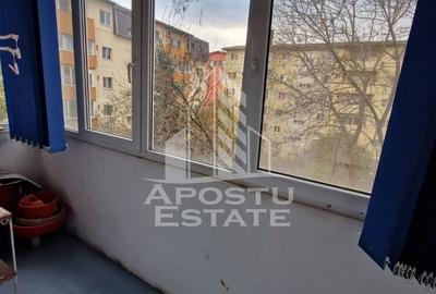 Apartament cu 3 camere,semidecomandat,etaj intermediar,zona Soarelui - 5