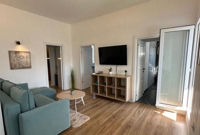 Apartament de 2 camere, terasă 25 mp, Piața Romană, metrou 2 min - 1
