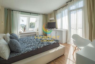 Apartament cu 3 camere semidecomandat, mobilat în Sud