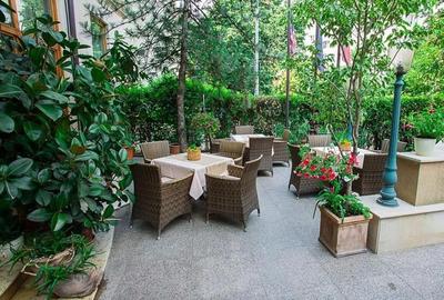 Hotel 4 stele, zona Pta Victoriei,cu restaurant si crama,comision 0 - 21