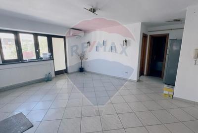 2 camere, central, A.I Cuza ideal pentru firmă, liber - 4