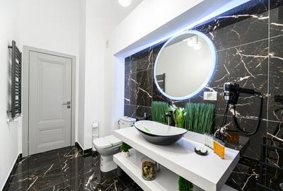 Apartament unic in PREDEAL – LUX, vedere la partie cu terasa si parcare - 16
