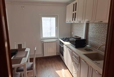 Apartament cu 3 camere decomandat în Tomis III