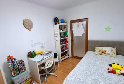 Apartament cu 4 camere , etaj 1 ,zona inspectoratul Scolar